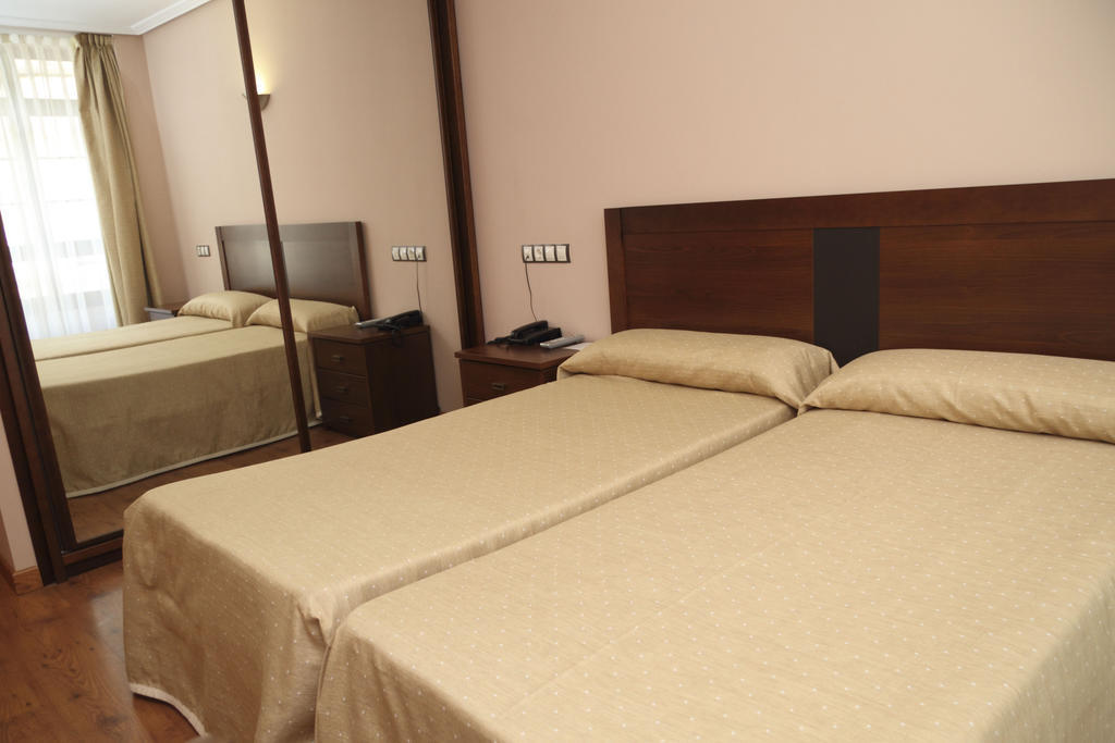 Tuña Hotel Restaurante Casa Pipo מראה חיצוני תמונה